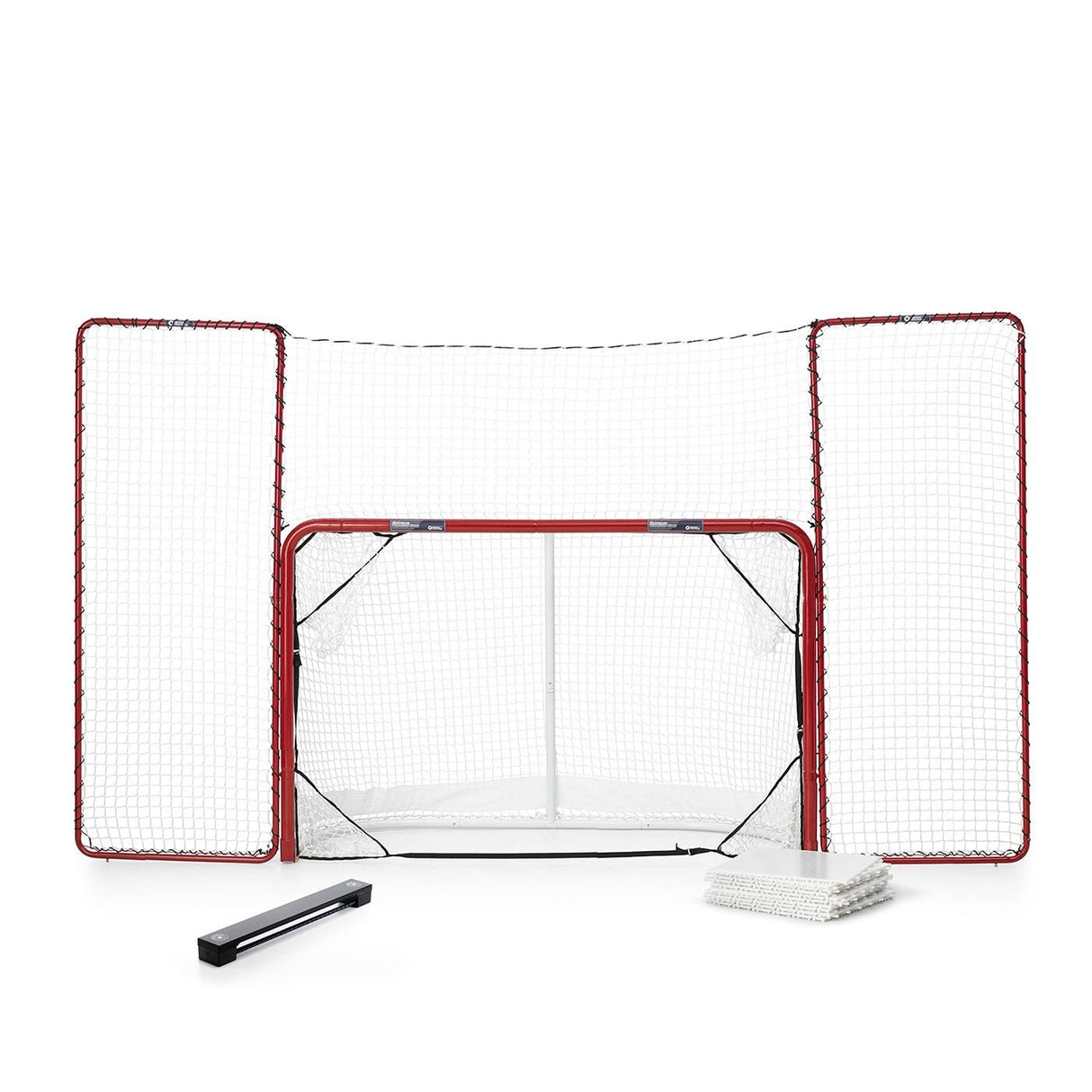 Skottramp med målburen och skyddsnät, perfekt för att träna hockeyskott på plastis golv.